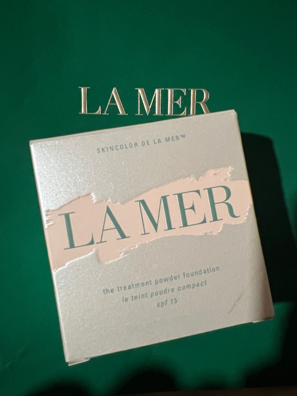 La Mer Powder Foundation Compact in Creamy Beige